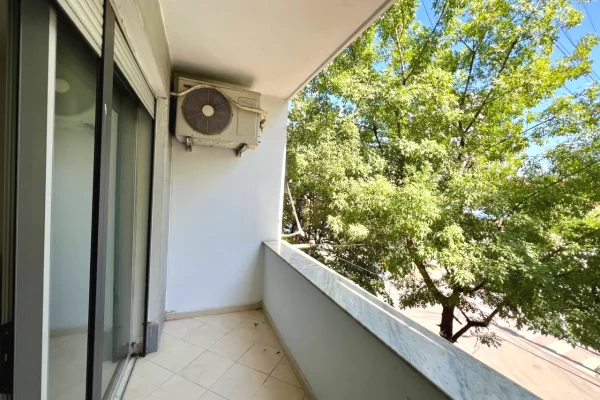 Shtepi me qera Apartament ne Tirane, 3+1, Mobilimi Bosh, pa mobiluar, Pagesa 70,000  Leke.