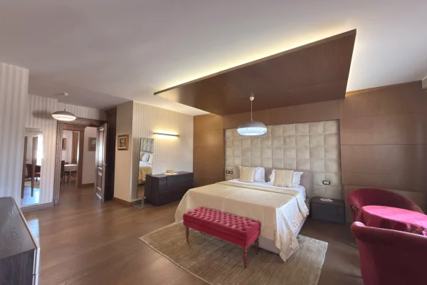 PENTHOUSE PREMIUM ME QIRA | PRANË KOPSHTIT BOTANIK DHE LIQENIT ARTIFICIAL, TIRANË