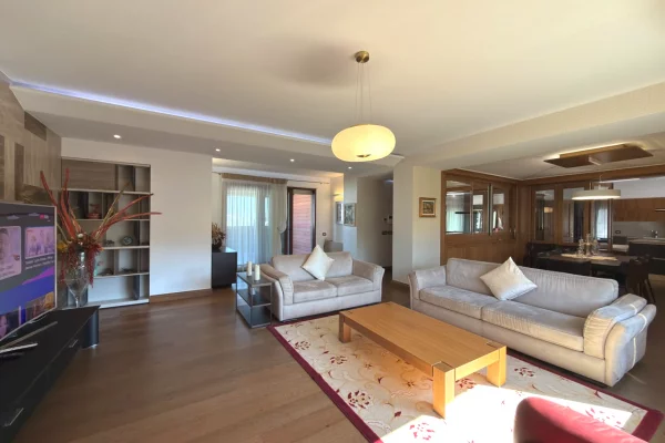 Penthouse (panoramic top floor) for rent in Tirana 2+1, Furnished