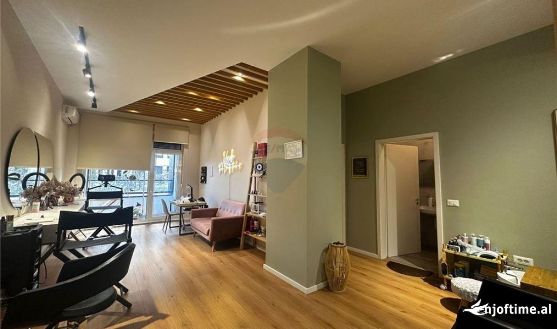 ambient biznesi me qera tek kompleksi kontakt