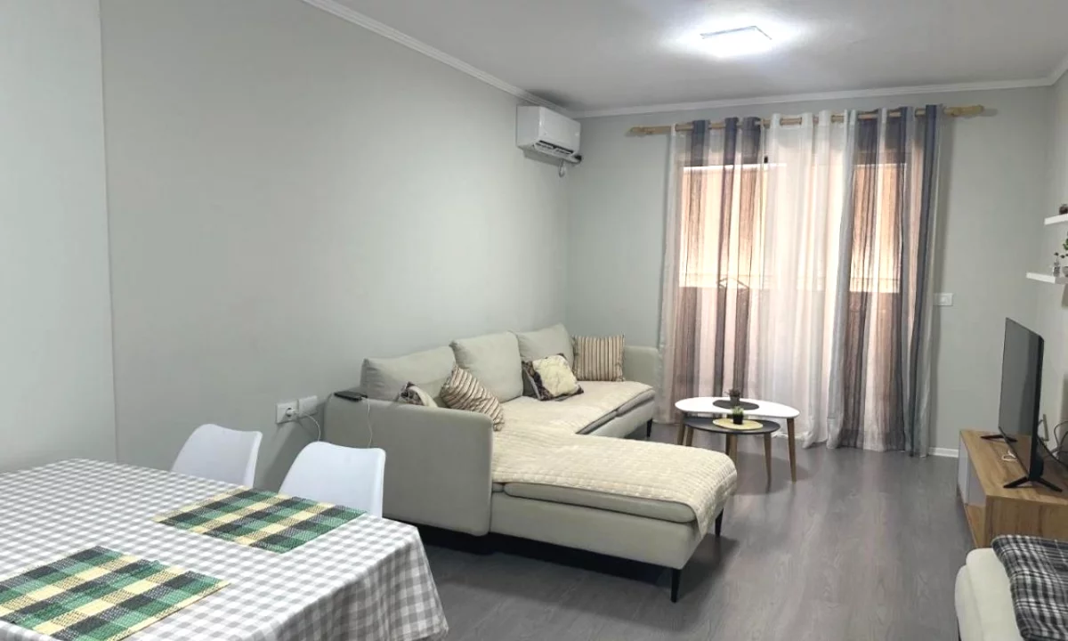Shtepi me qera Apartament ne Tirane, 1+1, Mobilimi E mobiluar, Pagesa 45,000  Leke.