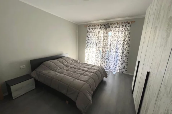 Shtepi me qera Apartament ne Tirane, 1+1, Mobilimi E mobiluar, Pagesa 45,000  Leke.