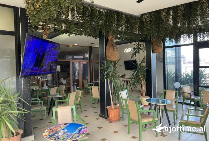 Ambiente Commerciale in Affitto 1+1 a Tirana - 800 Euro