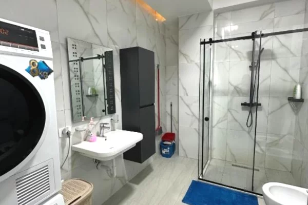 Appartamento in vendita a Tirana 2+1, Arredato