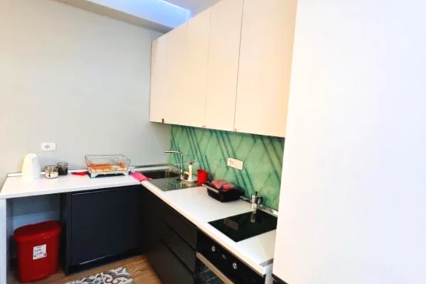 Appartamento in vendita a Tirana 2+1, Arredato