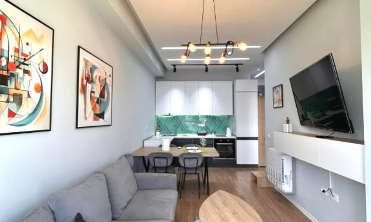 Appartamento in vendita a Tirana 2+1, Arredato