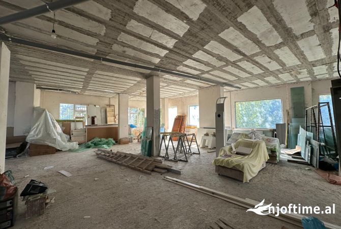 Business Property in Sale 4+1 in Tirana - 210,000 Euro