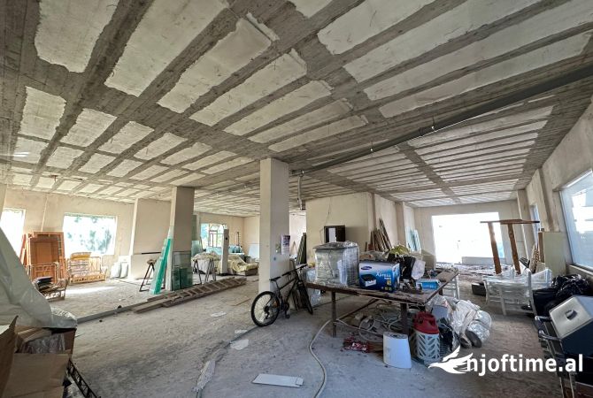 Business Property in Sale 4+1 in Tirana - 210,000 Euro