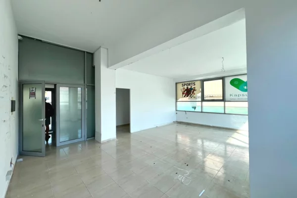 Jepet me qira Ambient Biznesi "Gj.Ismail Qemali", Tirane
