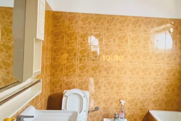 Shtepi me qera Apartament ne Tirane, 2+1, Mobilimi E mobiluar, Pagesa 77,000  Leke.