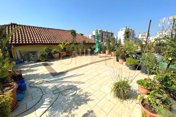 Shtepi ne shitje Duplex(shtepi me 2 kate) ne Tirane, 3+1, Mobilimi E mobiluar, Pagesa 274,000  Euro.