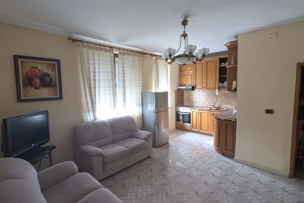 Shtepi ne shitje Duplex(shtepi me 2 kate) ne Tirane, 3+1, Mobilimi E mobiluar, Pagesa 274,000  Euro.