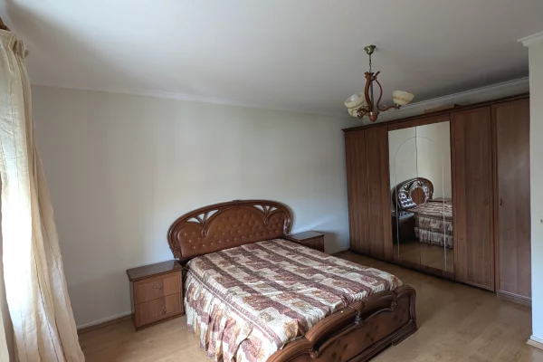 Shtepi ne shitje Duplex(shtepi me 2 kate) ne Tirane, 3+1, Mobilimi E mobiluar, Pagesa 274,000  Euro.