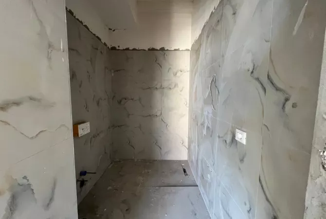 Shtepi ne shitje Apartament ne Tirane, 2+1, Mobilimi Bosh, pa mobiluar, Pagesa 171,500  Euro.