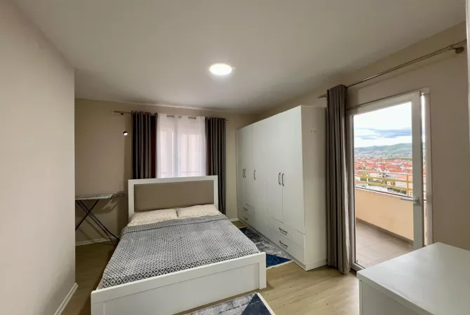 Shtepi ne shitje Apartament ne Pogradec, 2+1, Mobilimi E mobiluar, Pagesa 135,000  Euro.