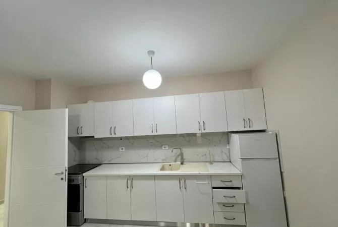 Shtepi ne shitje Apartament ne Pogradec, 2+1, Mobilimi E mobiluar, Pagesa 135,000  Euro.