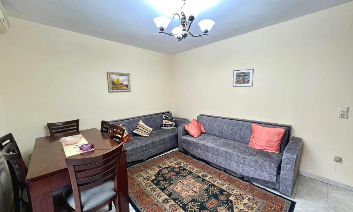 Shtepi me qera Apartament ne Tirane, 2+1, Mobilimi E mobiluar, Pagesa 600  Euro.