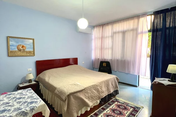 Shtepi ne shitje Shtepi Private ne Durres, 5+1, Mobilimi E mobiluar, Pagesa 680,000  Euro.