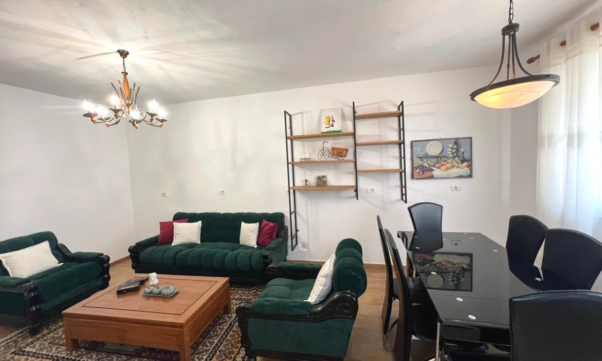 Shtepi me qera Apartament ne Tirane, 1+1, Mobilimi E mobiluar, Pagesa 620  Euro.