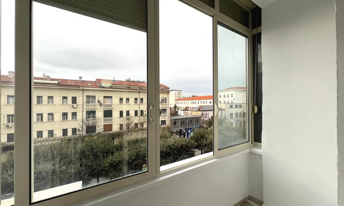 Shtepi me qera Apartament ne Tirane, 2+1, Mobilimi Bosh, pa mobiluar, Pagesa 500  Euro.