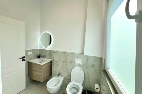 Shtepi me qera Vila Luksoze ne Tirane, 4+1, Mobilimi E mobiluar, Pagesa 2,500  Euro.