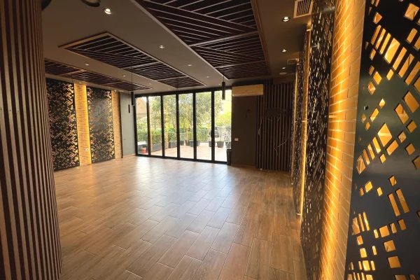 Ambient biznesi me qera 2+1 ne Tirane - 620 Euro