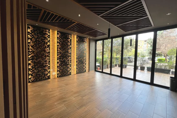 Ambient biznesi me qera 2+1 ne Tirane - 620 Euro