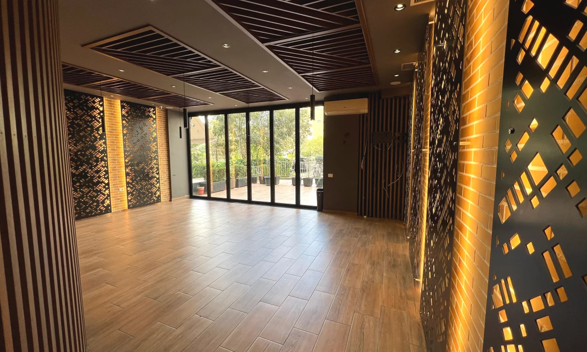 Qira, Ambient Biznesi, “Brryli”, Tirane.