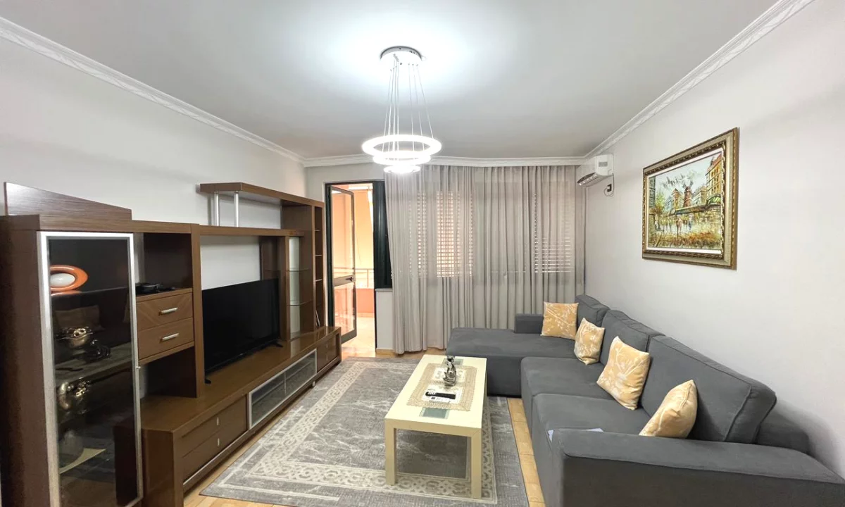 Shtepi me qera Apartament ne Tirane, 2+1, Mobilimi E mobiluar, Pagesa 800  Euro.