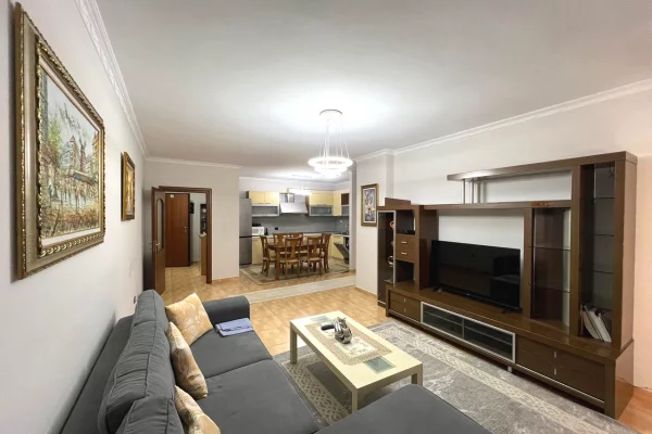 Shtepi me qera Apartament ne Tirane, 2+1, Mobilimi E mobiluar, Pagesa 800  Euro.