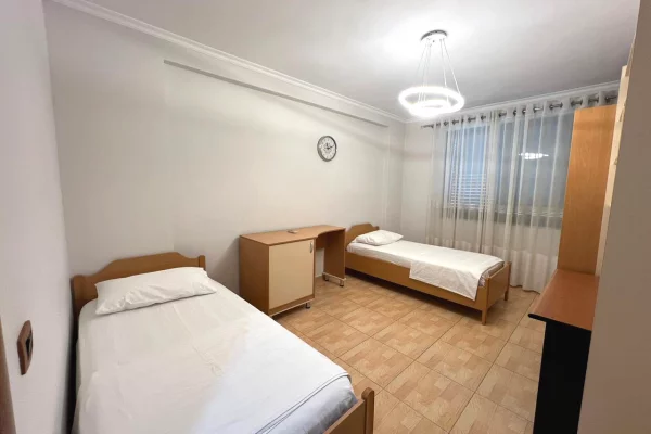 Shtepi me qera Apartament ne Tirane, 2+1, Mobilimi E mobiluar, Pagesa 800  Euro.