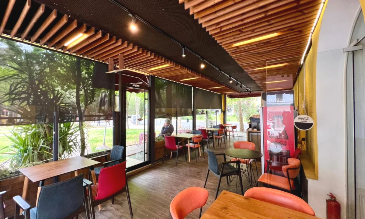 🍕🔥 Shitet Biznes – Pizzeri & Fast Food (Bulevardi “Bajram Curri”), Tirane