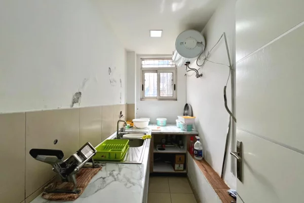 🍕🔥 Shitet Biznes – Pizzeri & Fast Food (Bulevardi “Bajram Curri”), Tirane