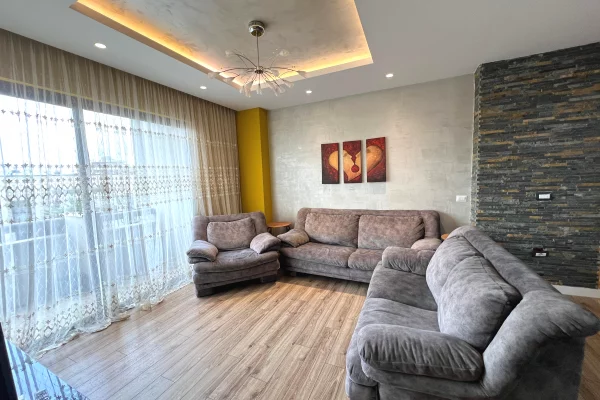 Shtepi ne shitje Apartament ne Tirane, 3+1, Mobilimi E mobiluar, Pagesa 355,000  Euro.