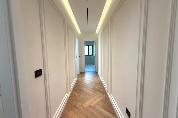 Shtepi ne shitje Apartament ne Tirane, 2+1, Mobilimi E mobiluar, Pagesa 252,000  Euro.