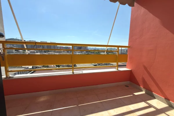 Shtepi ne shitje Apartament ne Tirane, 2+1, Mobilimi E mobiluar, Pagesa 252,000  Euro.