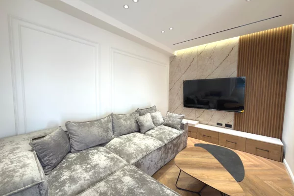 Shtepi ne shitje Apartament ne Tirane, 2+1, Mobilimi E mobiluar, Pagesa 252,000  Euro.