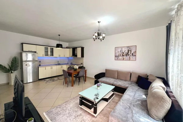 Shtepi me qera 2+1 ne Tirane - 450 Euro