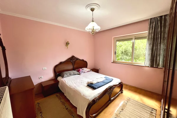 Shtepi me qera Apartament ne Tirane, 2+1, Mobilimi E mobiluar, Pagesa 700  Euro.
