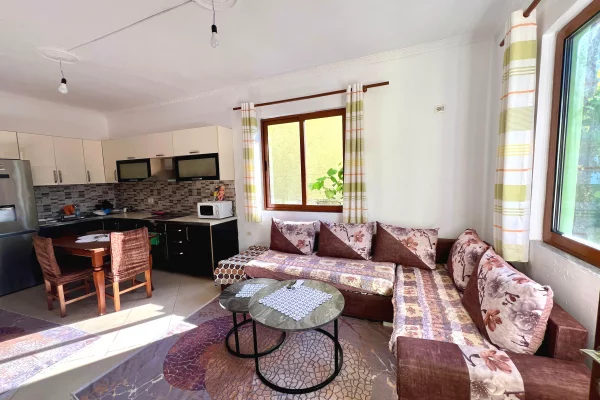Shtepi me qera Shtepi Private ne Tirane, 2+1, Mobilimi E mobiluar, Pagesa 350  Euro.