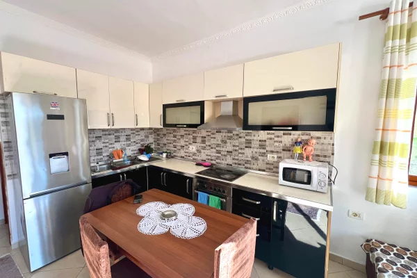 Shtepi me qera Shtepi Private ne Tirane, 2+1, Mobilimi E mobiluar, Pagesa 350  Euro.