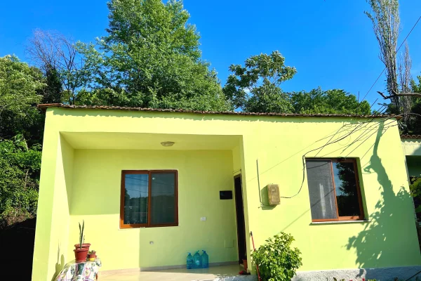 Shtepi me qera Shtepi Private ne Tirane, 2+1, Mobilimi E mobiluar, Pagesa 350  Euro.