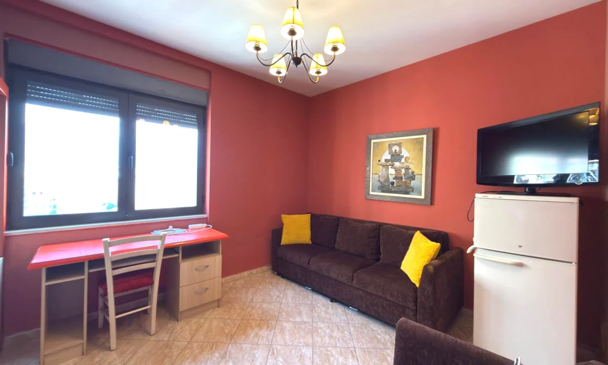 Shtepi me qera Apartament ne Tirane, 2+1, Mobilimi E mobiluar, Pagesa 700  Euro.