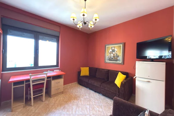Shtepi me qera 2+1 ne Tirane - 700 Euro