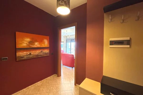 Shtepi me qera Apartament ne Tirane, 2+1, Mobilimi E mobiluar, Pagesa 700  Euro.