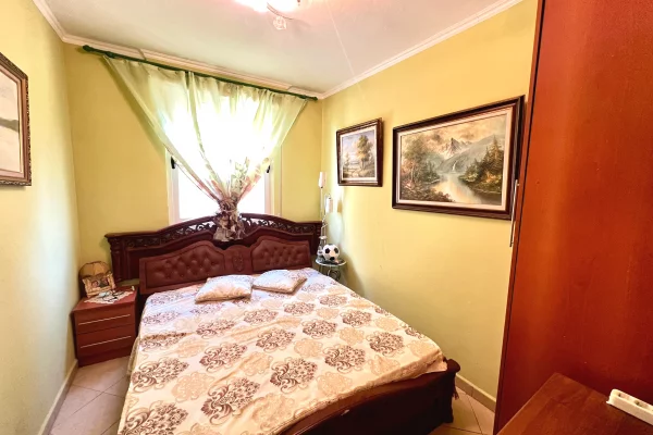 Shtepi ne shitje Apartament ne Durres, 2+1, Mobilimi E mobiluar, Pagesa 110,000  Euro.
