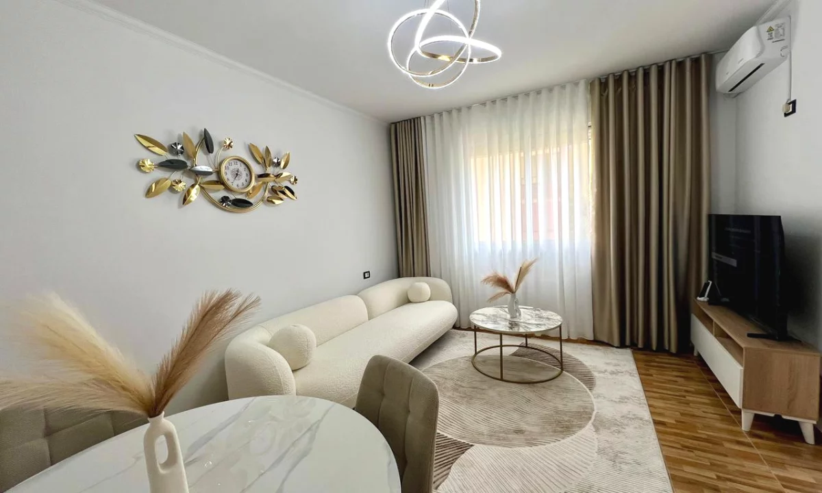 Shtepi me qera Apartament ne Tirane, 1+1, Mobilimi E mobiluar, Pagesa 400  Euro.