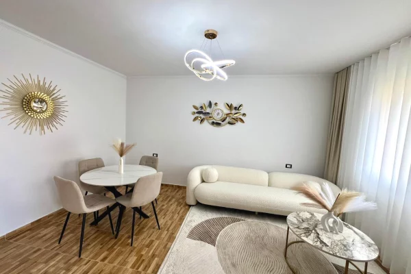 Ekskluziv, jepet me qira apartament luksoz 1+1 i sapo arredar në zonën e Alliasit, Tiranë