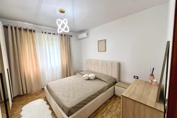 Shtepi me qera Apartament ne Tirane, 1+1, Mobilimi E mobiluar, Pagesa 400  Euro.