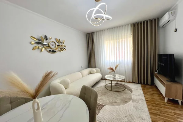Shtepi me qera Apartament ne Tirane, 1+1, Mobilimi E mobiluar, Pagesa 400  Euro.